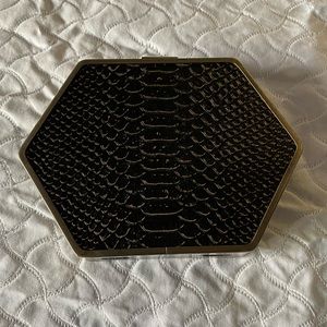 House of Harlow 1960 Metal Frame Clutch